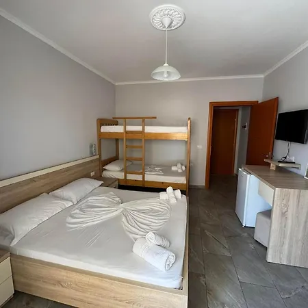 Augustus Hotel 3*