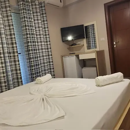 Augustus Hotel 3*