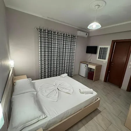 Augustus Hotel 3*